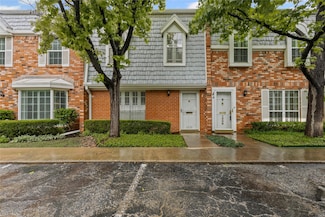 1231 Roaring Springs Rd, Fort Worth, TX 76114