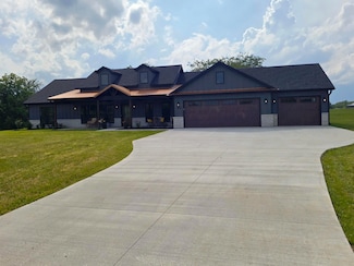 15850 N Golden Eagle Ct, Saline Township, MO 65287