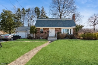 11 Marcotte Ln, Bergenfield, NJ 07621