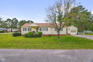 200 N 9th St, Erwin, NC 28339