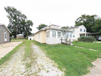 1407 Martha St, Pekin, IL 61554