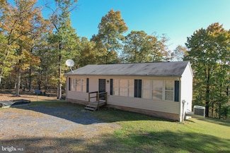 757 Pee Wee Ln, Hedgesville, WV 25427