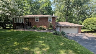 7 Archery Rd, Newburgh, NY 12550