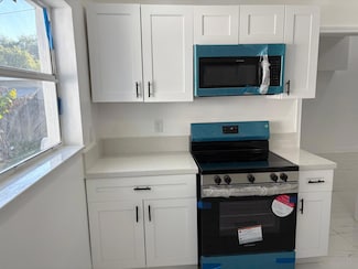 230 SW 11th St, Dania, FL 33004