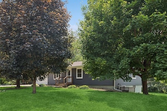 27 Kings Row Dr, Lake City, MN 55041