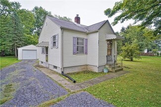 301 Meadowridge Rd, Akron, OH 44312