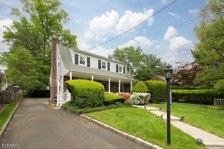 1144 Sussex Rd, Teaneck, NJ 07666