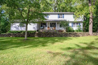 127 Boughton Hill Rd, Honeoye Falls, NY 14472