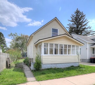 156 W 19th St, Holland, MI 49423