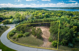 7522 S Bingham Ridge Dr, Bingham Township, MI 49684