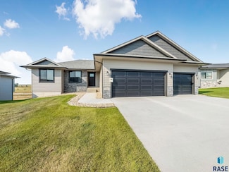 1801 N Concord Dr, Sioux Falls, SD 57110