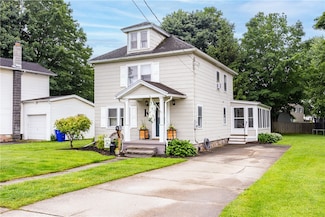 12 Clarendon St, Albion, NY 14411