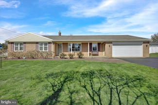 820 Lorane Rd, Reading, PA 19606