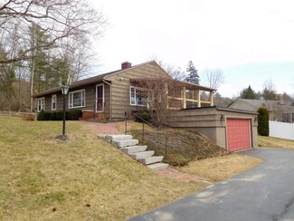 4 MacSullivan St, Lewiston, ME 04240