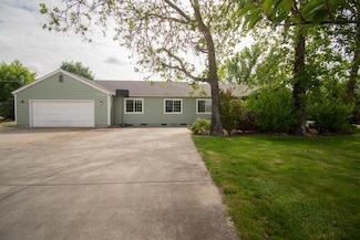 5368 Upton Rd, Central Point, OR 97502