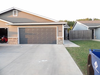 1805 E 69th Ct N, Park City, KS 67219