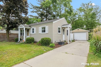 3064 Brookfield Ave NE, Grand Rapids, MI 49505