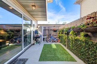 18218 Heritage Ln Unit 8218, Houston, TX 77058