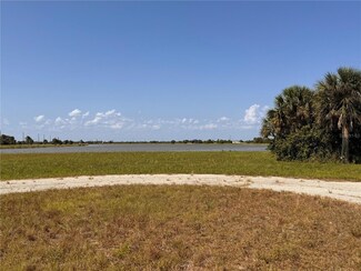 46 Sunflower Dr, Meadows and Villas, FL 33946