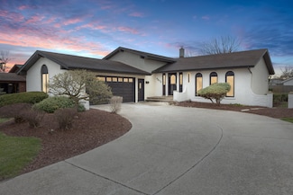 9612 Walnut Dr, Munster, IN 46321