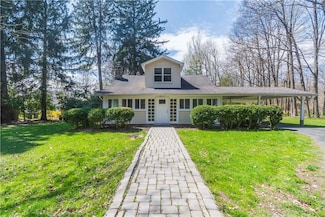 97 Smith Clove Rd, Central Valley, NY 10917