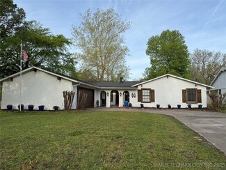 2223 Robin Ln, Muskogee, OK 74403