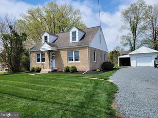 702 Lorane Rd, Reading, PA 19606