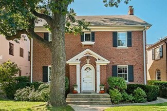 2766 Ridge Ave, Evanston, IL 60201