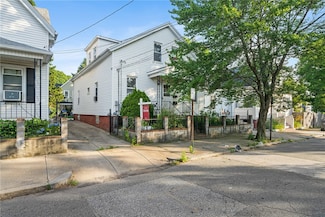 18 Wyatt St, Providence, RI 02905