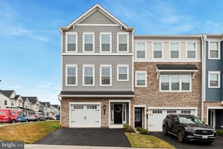 2 Copper Ct, Royersford, PA 19468