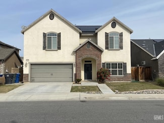 9316 Red Pine Dr, Shafter, CA 93263