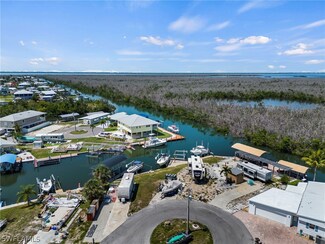 3941 Blueberry Ln, Saint James City, FL 33956
