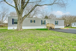 111 Macintosh Rd, Ontario, NY 14519