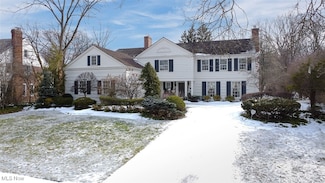 18 Lyman Cir, Shaker Heights, OH 44122