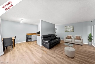 1390 Golden Gate Blvd Unit E203, Cleveland, OH 44124