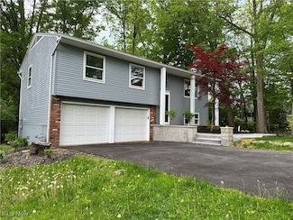 9744 Andrea Dr, Mentor, OH 44060