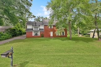 608 Briarwood Ln, Picayune, MS 39466