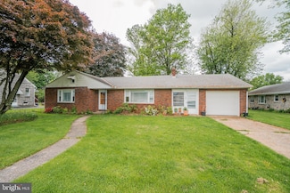 106 W 47th St, Reading, PA 19606