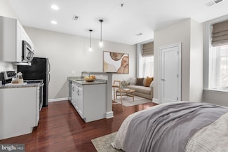 1811 Chestnut St Unit 104, Philadelphia, PA 19103