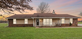 25400 S Riverbirch Rd, Claremore, OK 74019
