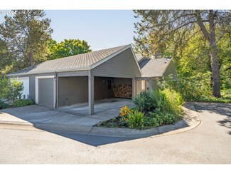 10 Greenridge Ct, Lake Oswego, OR 97035