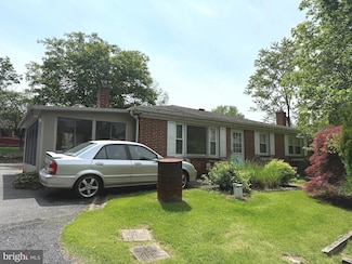446 N Nyes Rd, Harrisburg, PA 17112