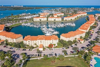 13 Harbour Isle Dr W Unit 105, Fort Pierce, FL 34949