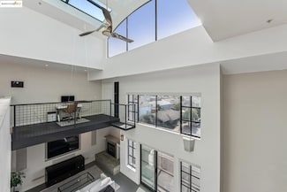 850 W Grand Ave Unit 17, Oakland, CA 94607