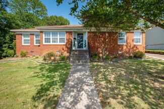 2405 Blackwood Rd, Little Rock, AR 72207