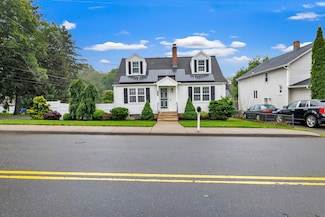 1462 Cutspring Rd, Stratford, CT 06614