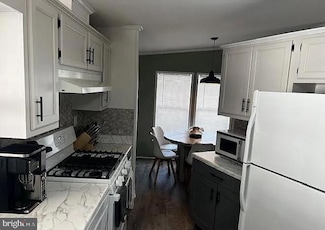 463 Edgemont Dr, Monroe, NJ 08094