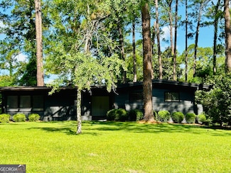 1308 4th St SW, Moultrie, GA 31768