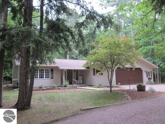 6007 Forest Haven Dr, Glen Arbor, MI 49636