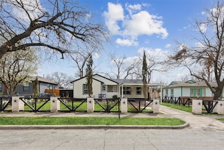 2120 Tisinger Ave, Dallas, TX 75228